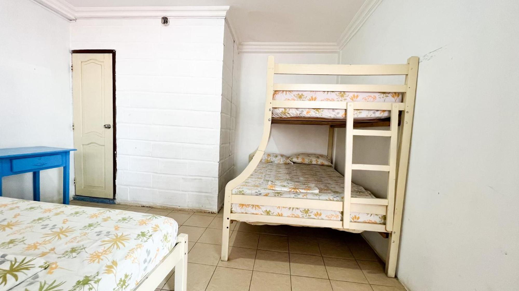 Arrecife Montanita Hostal Buitenkant foto